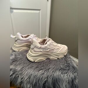 Steve Madden chunky Possession Bone Sneaker Size 9.5